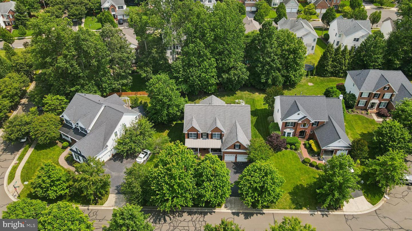 5905 BERRYVILLE CT, HAYMARKET, Virginia 20169, 6 Bedrooms Bedrooms, ,4 BathroomsBathrooms,Residential,For sale,5905 BERRYVILLE CT,VAPW2095834 MLS # VAPW2095834