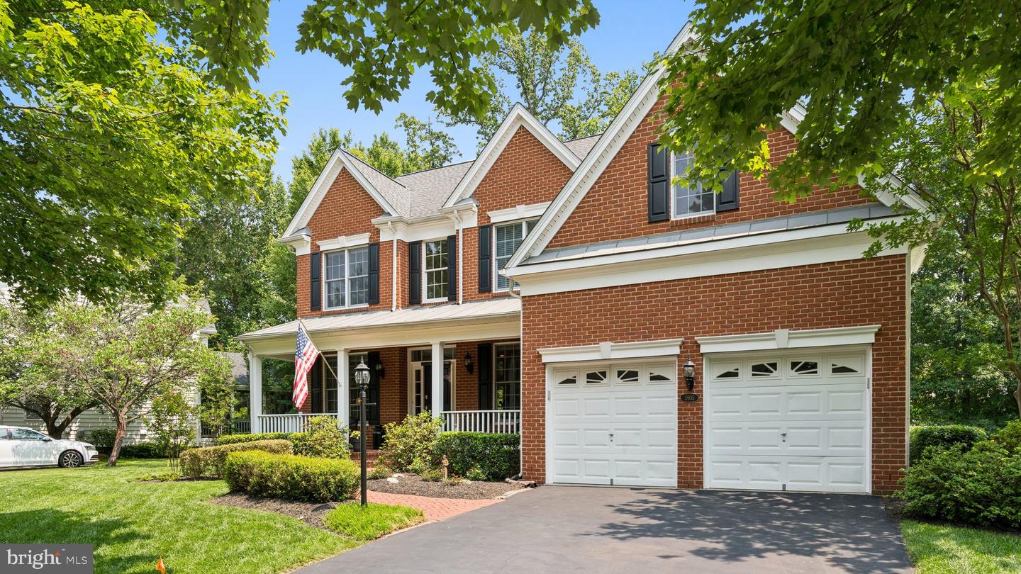 5905 BERRYVILLE CT, HAYMARKET, Virginia 20169, 6 Bedrooms Bedrooms, ,4 BathroomsBathrooms,Residential,For sale,5905 BERRYVILLE CT,VAPW2095834 MLS # VAPW2095834