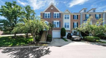 8011 READINGTON CT, SPRINGFIELD, Virginia 22152, 3 Bedrooms Bedrooms, ,3 BathroomsBathrooms,Residential,For sale,8011 READINGTON CT,VAFX2244144 MLS # VAFX2244144