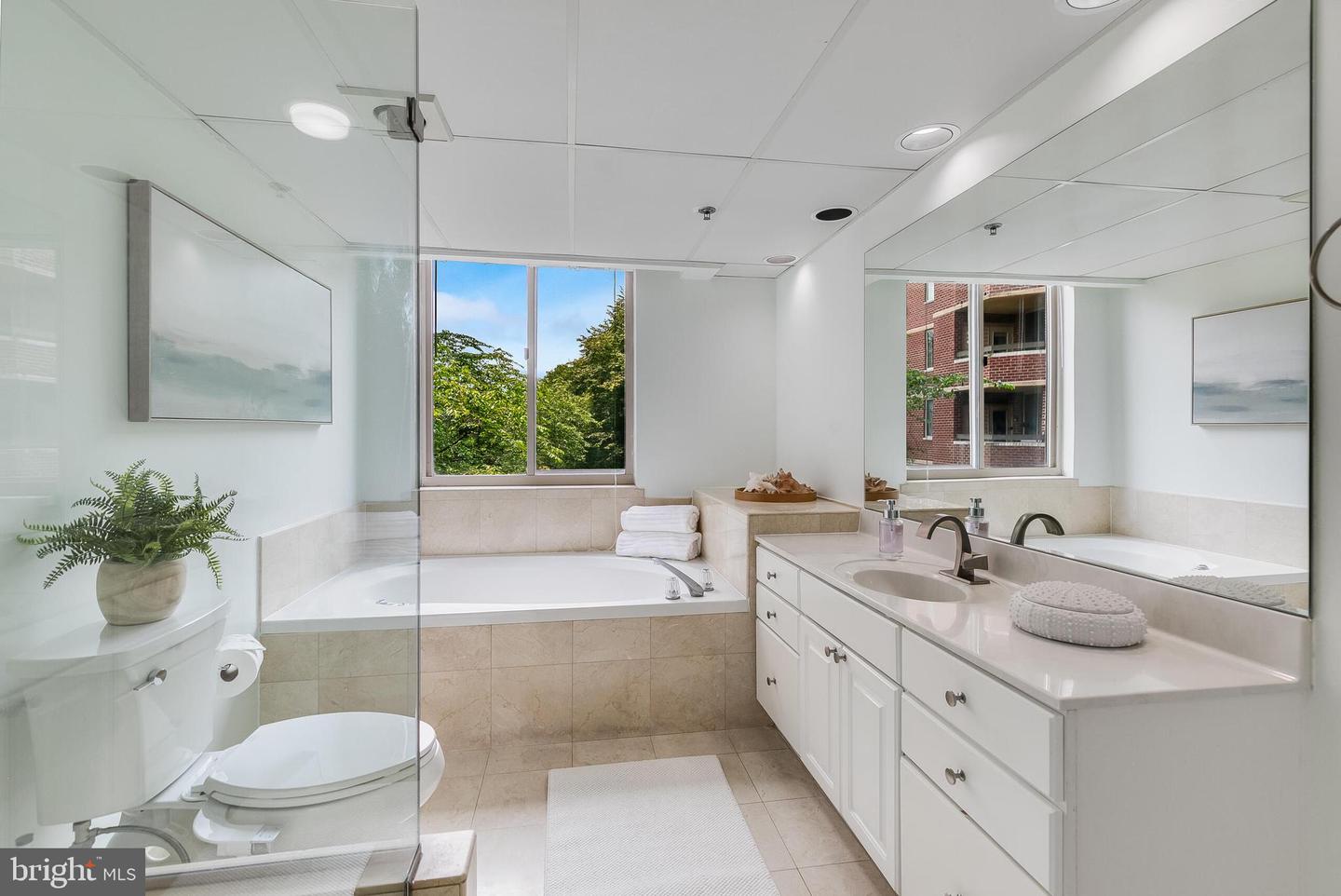 1276 N WAYNE ST #300, ARLINGTON, Virginia 22201, 2 Bedrooms Bedrooms, ,2 BathroomsBathrooms,Residential,For sale,1276 N WAYNE ST #300,VAAR2058420 MLS # VAAR2058420