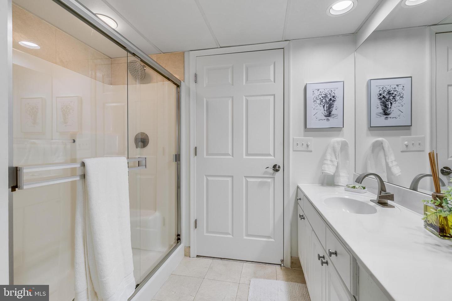 1276 N WAYNE ST #300, ARLINGTON, Virginia 22201, 2 Bedrooms Bedrooms, ,2 BathroomsBathrooms,Residential,For sale,1276 N WAYNE ST #300,VAAR2058420 MLS # VAAR2058420