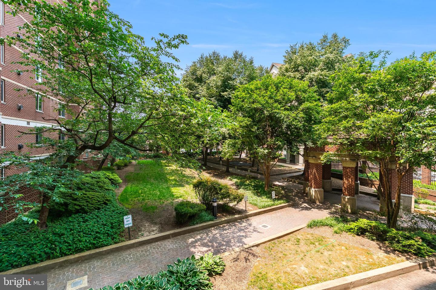 1276 N WAYNE ST #300, ARLINGTON, Virginia 22201, 2 Bedrooms Bedrooms, ,2 BathroomsBathrooms,Residential,For sale,1276 N WAYNE ST #300,VAAR2058420 MLS # VAAR2058420