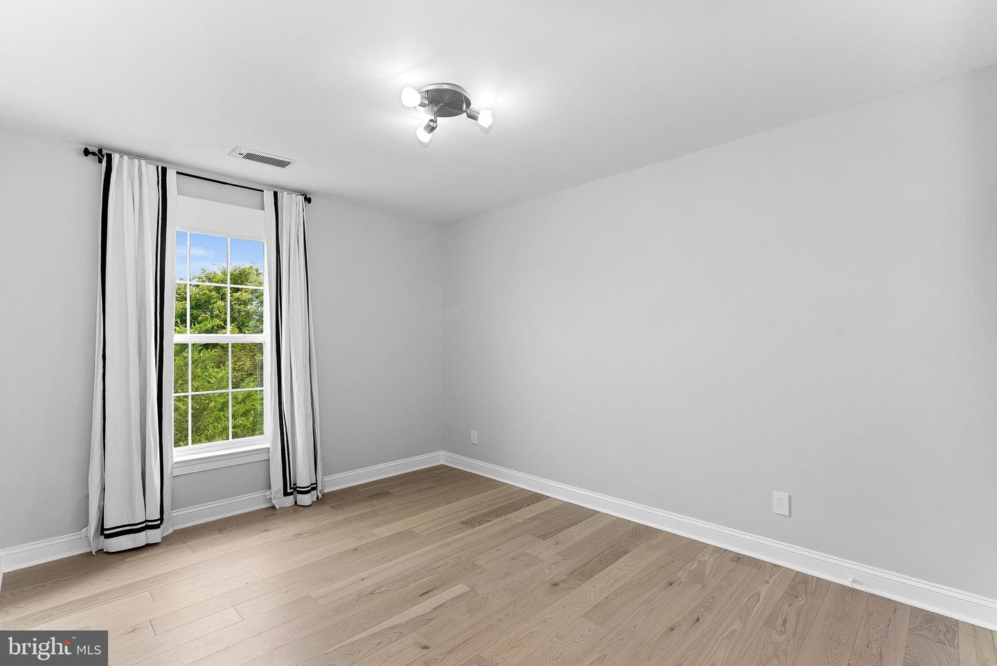 41311 SILVERSIDE DR, LEESBURG, Virginia 20175, 5 Bedrooms Bedrooms, ,3 BathroomsBathrooms,Residential,For sale,41311 SILVERSIDE DR,VALO2098282 MLS # VALO2098282