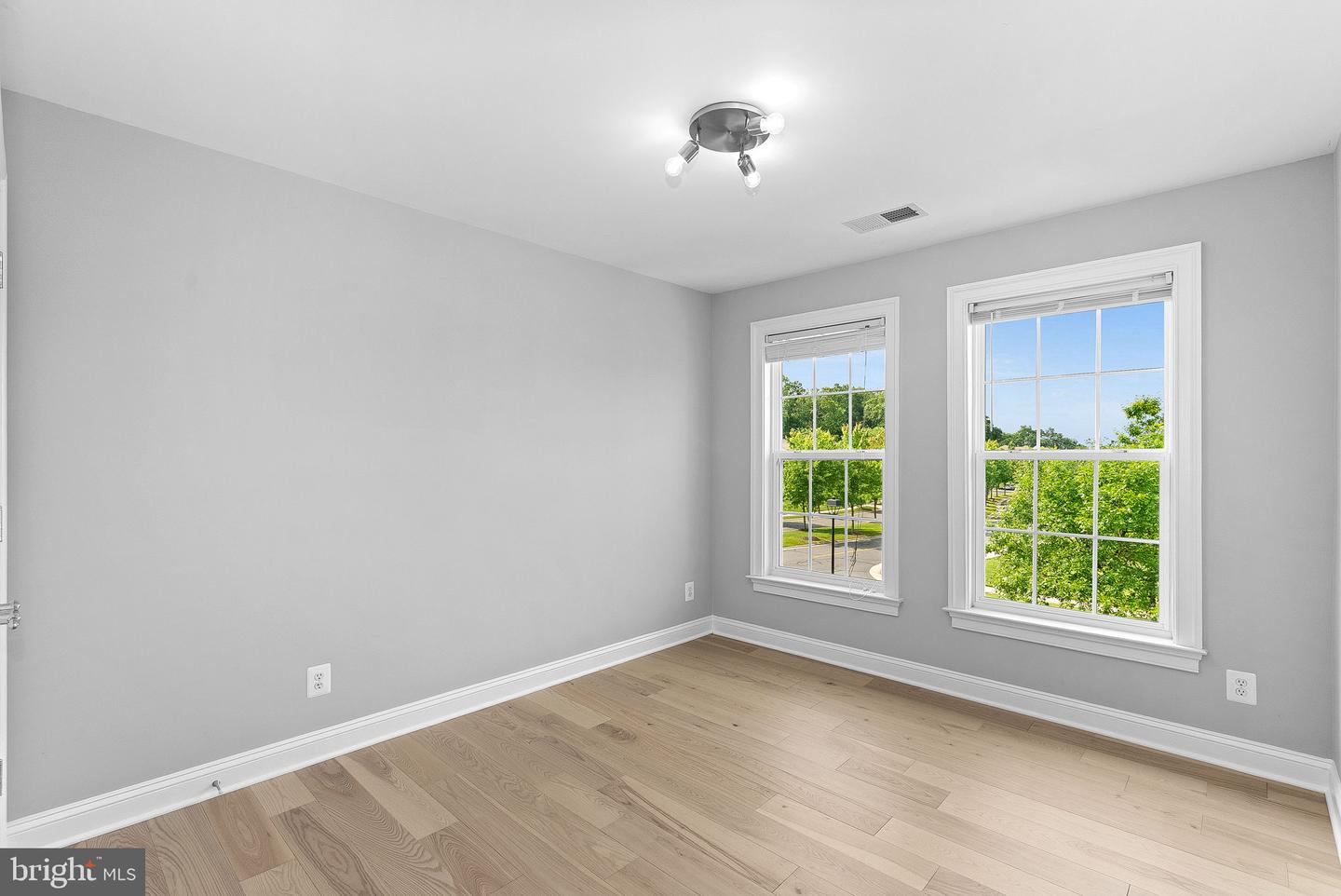 41311 SILVERSIDE DR, LEESBURG, Virginia 20175, 5 Bedrooms Bedrooms, ,3 BathroomsBathrooms,Residential,For sale,41311 SILVERSIDE DR,VALO2098282 MLS # VALO2098282
