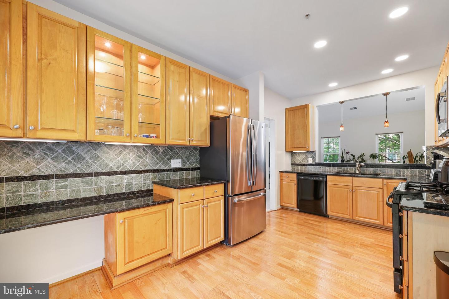 1602-B HUNTING CREEK DR, ALEXANDRIA, Virginia 22314, 2 Bedrooms Bedrooms, ,2 BathroomsBathrooms,Residential,For sale,1602-B HUNTING CREEK DR,VAAX2045878 MLS # VAAX2045878