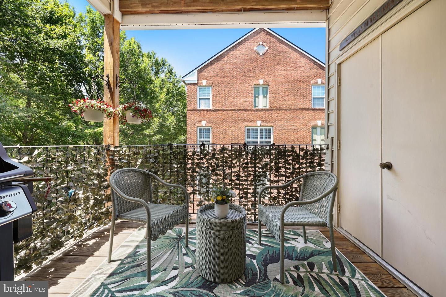 1602-B HUNTING CREEK DR, ALEXANDRIA, Virginia 22314, 2 Bedrooms Bedrooms, ,2 BathroomsBathrooms,Residential,For sale,1602-B HUNTING CREEK DR,VAAX2045878 MLS # VAAX2045878