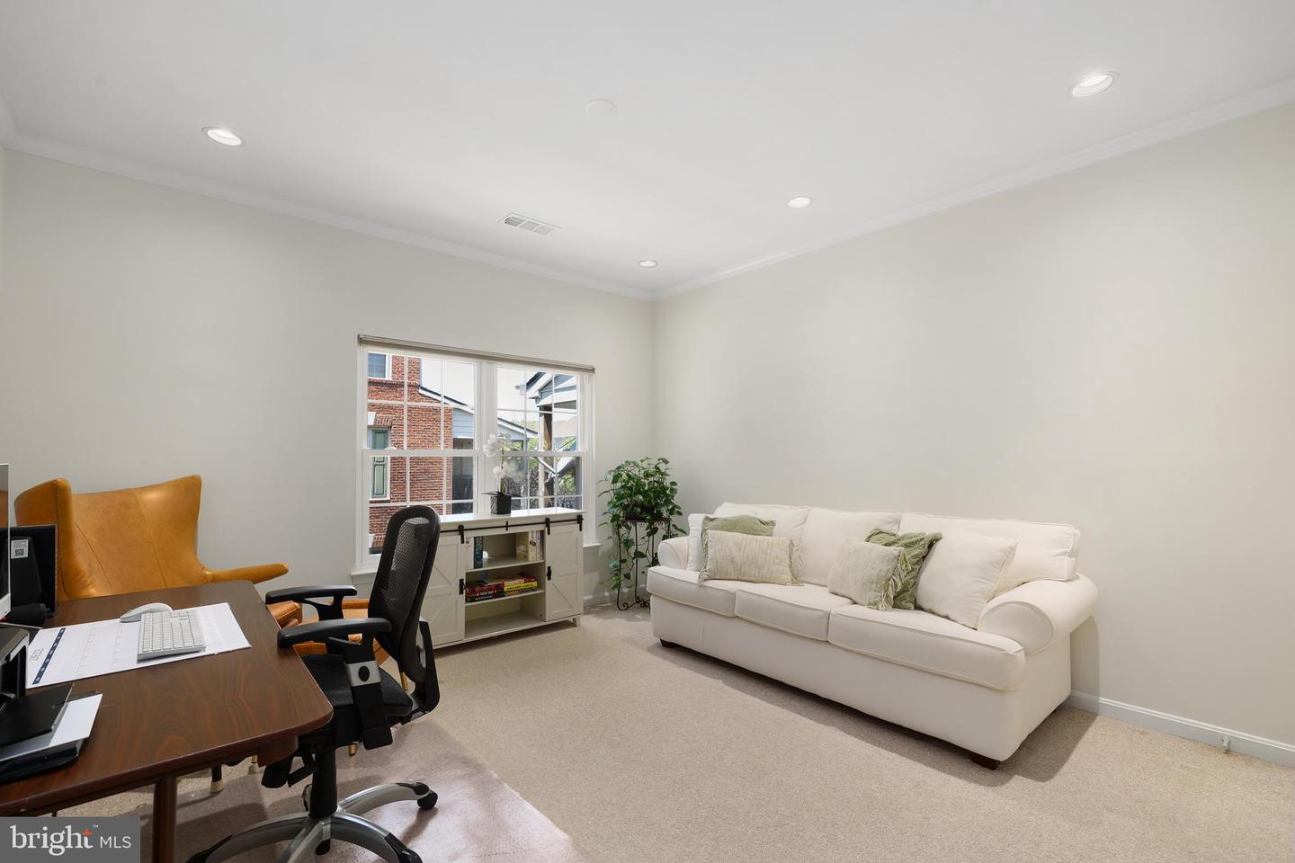 1602-B HUNTING CREEK DR, ALEXANDRIA, Virginia 22314, 2 Bedrooms Bedrooms, ,2 BathroomsBathrooms,Residential,For sale,1602-B HUNTING CREEK DR,VAAX2045878 MLS # VAAX2045878