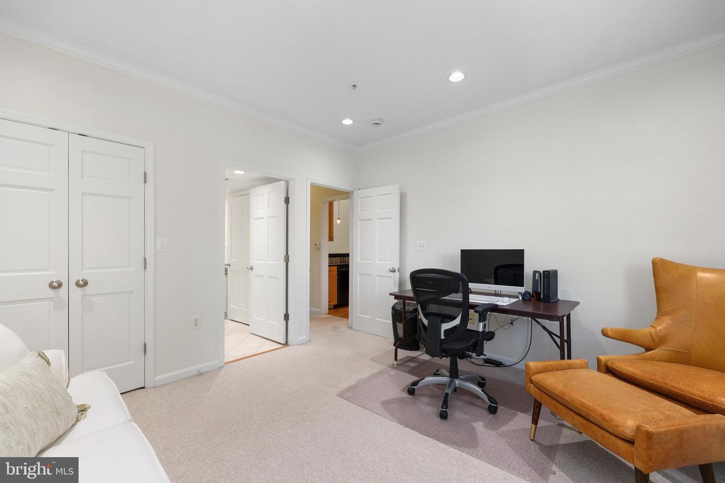 1602-B HUNTING CREEK DR, ALEXANDRIA, Virginia 22314, 2 Bedrooms Bedrooms, ,2 BathroomsBathrooms,Residential,For sale,1602-B HUNTING CREEK DR,VAAX2045878 MLS # VAAX2045878