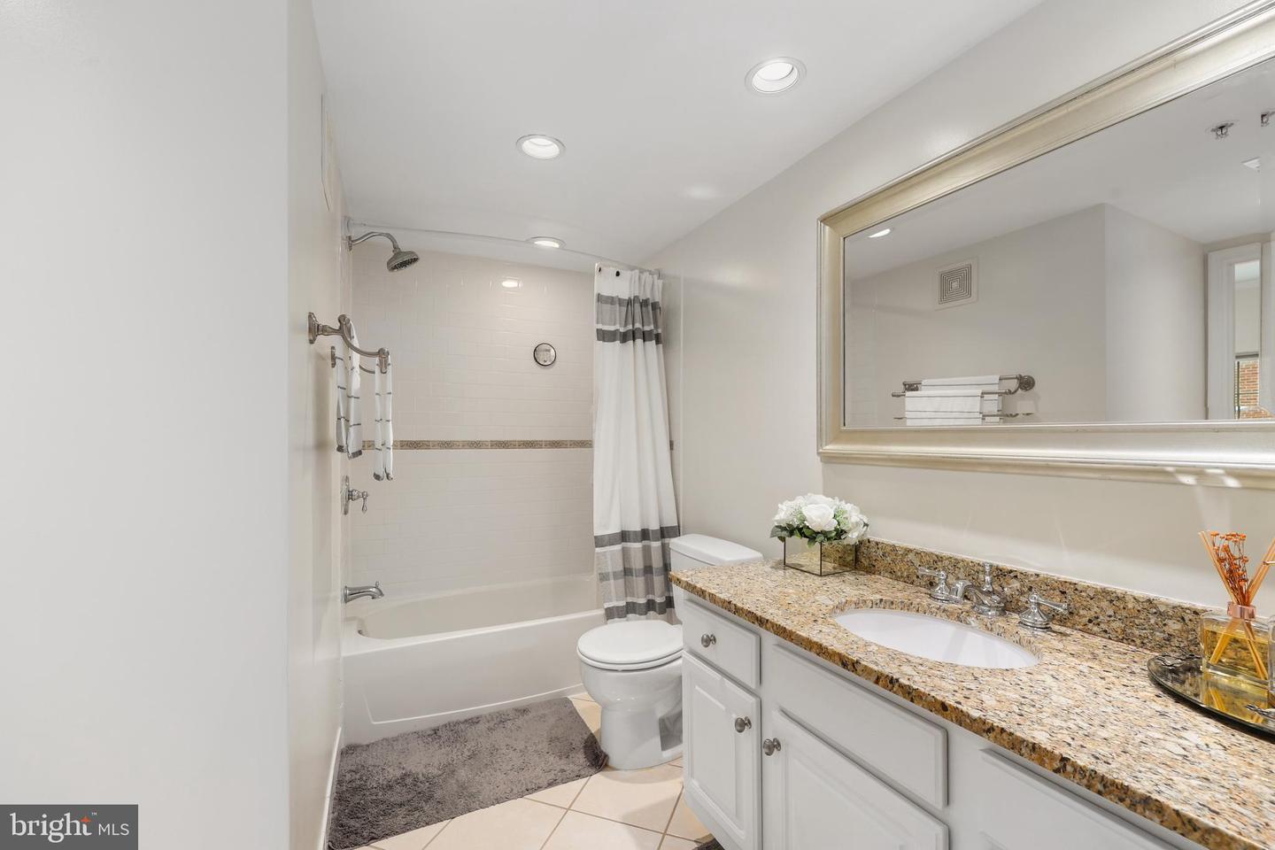 1602-B HUNTING CREEK DR, ALEXANDRIA, Virginia 22314, 2 Bedrooms Bedrooms, ,2 BathroomsBathrooms,Residential,For sale,1602-B HUNTING CREEK DR,VAAX2045878 MLS # VAAX2045878