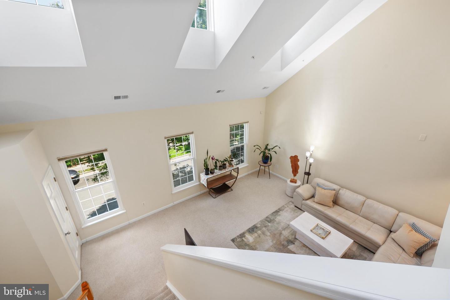 1602-B HUNTING CREEK DR, ALEXANDRIA, Virginia 22314, 2 Bedrooms Bedrooms, ,2 BathroomsBathrooms,Residential,For sale,1602-B HUNTING CREEK DR,VAAX2045878 MLS # VAAX2045878