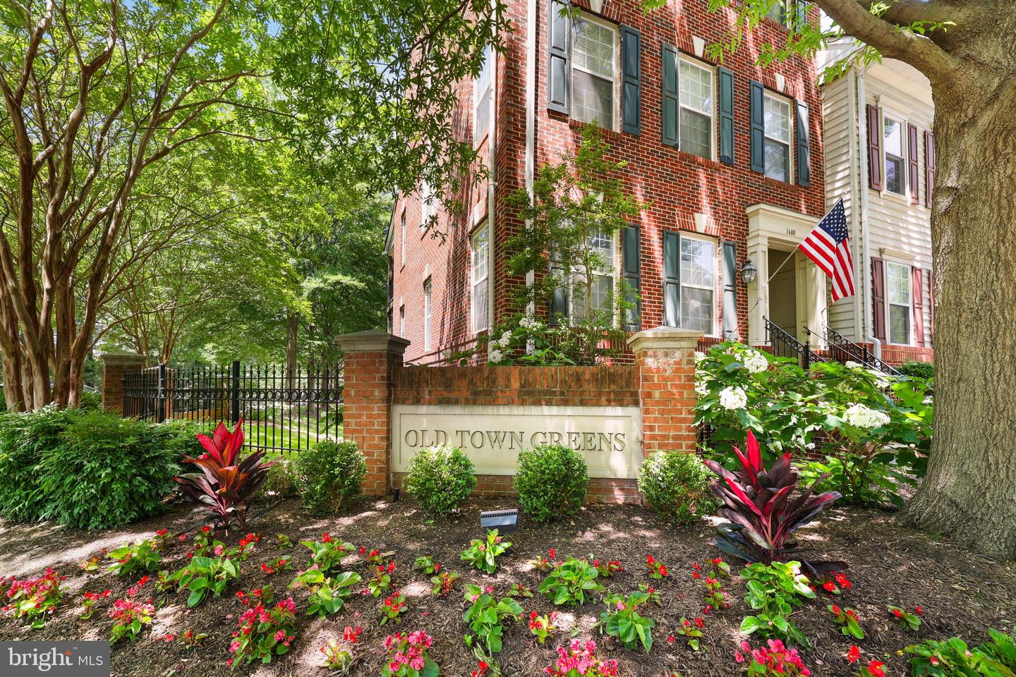 1602-B HUNTING CREEK DR, ALEXANDRIA, Virginia 22314, 2 Bedrooms Bedrooms, ,2 BathroomsBathrooms,Residential,For sale,1602-B HUNTING CREEK DR,VAAX2045878 MLS # VAAX2045878