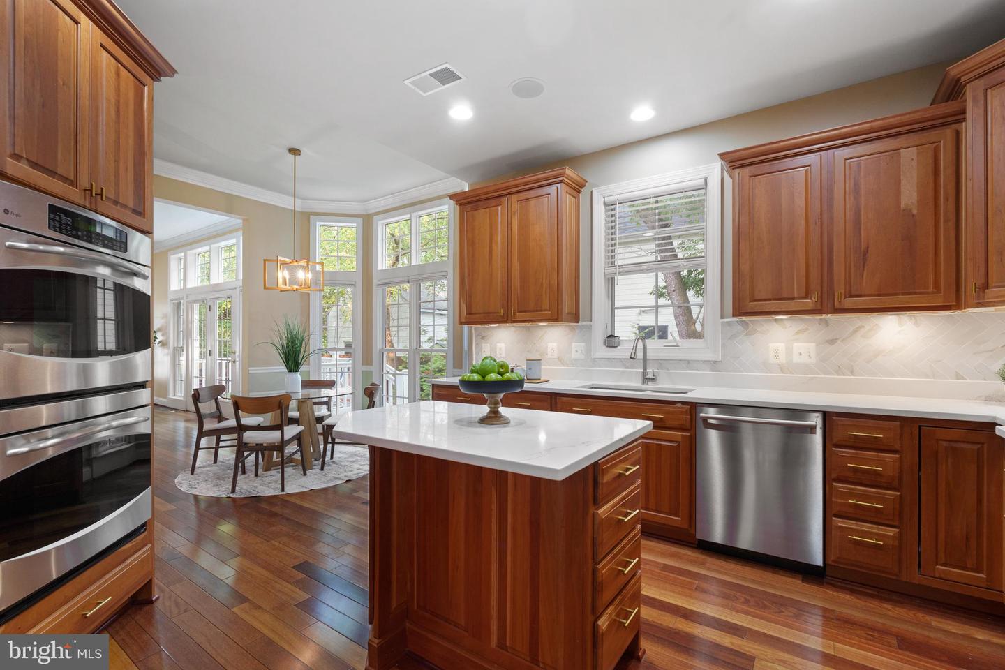 1318 S KENMORE CIR, ARLINGTON, Virginia 22204, 5 Bedrooms Bedrooms, ,3 BathroomsBathrooms,Residential,For sale,1318 S KENMORE CIR,VAAR2058432 MLS # VAAR2058432