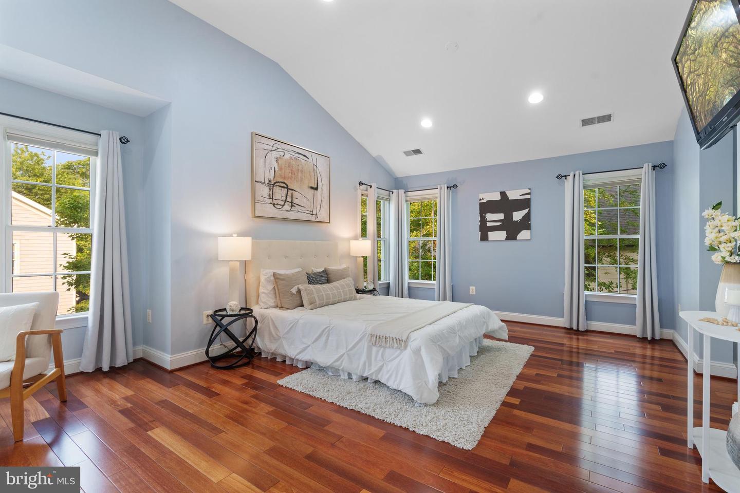 1318 S KENMORE CIR, ARLINGTON, Virginia 22204, 5 Bedrooms Bedrooms, ,3 BathroomsBathrooms,Residential,For sale,1318 S KENMORE CIR,VAAR2058432 MLS # VAAR2058432