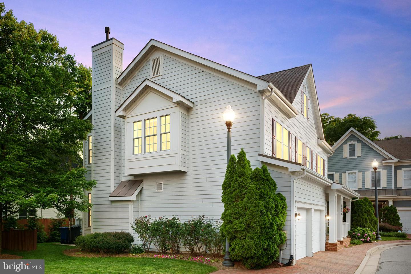 1318 S KENMORE CIR, ARLINGTON, Virginia 22204, 5 Bedrooms Bedrooms, ,3 BathroomsBathrooms,Residential,For sale,1318 S KENMORE CIR,VAAR2058432 MLS # VAAR2058432
