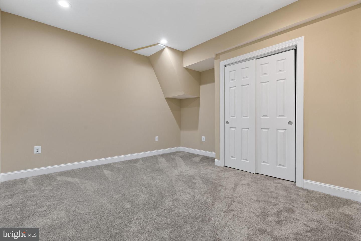 1318 S KENMORE CIR, ARLINGTON, Virginia 22204, 5 Bedrooms Bedrooms, ,3 BathroomsBathrooms,Residential,For sale,1318 S KENMORE CIR,VAAR2058432 MLS # VAAR2058432