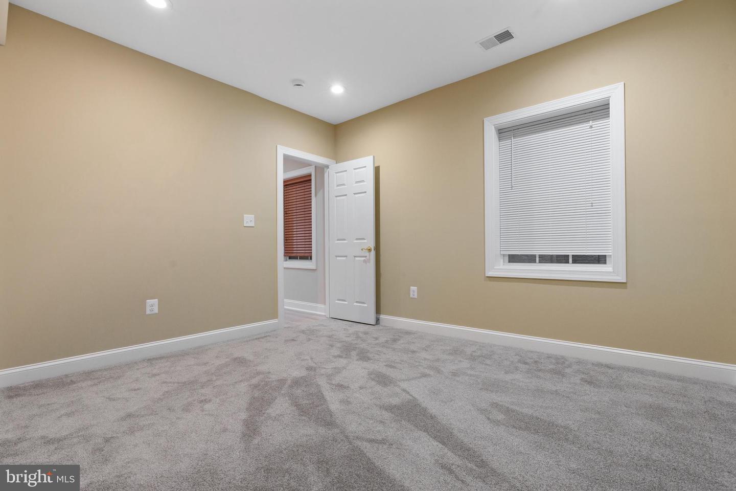 1318 S KENMORE CIR, ARLINGTON, Virginia 22204, 5 Bedrooms Bedrooms, ,3 BathroomsBathrooms,Residential,For sale,1318 S KENMORE CIR,VAAR2058432 MLS # VAAR2058432