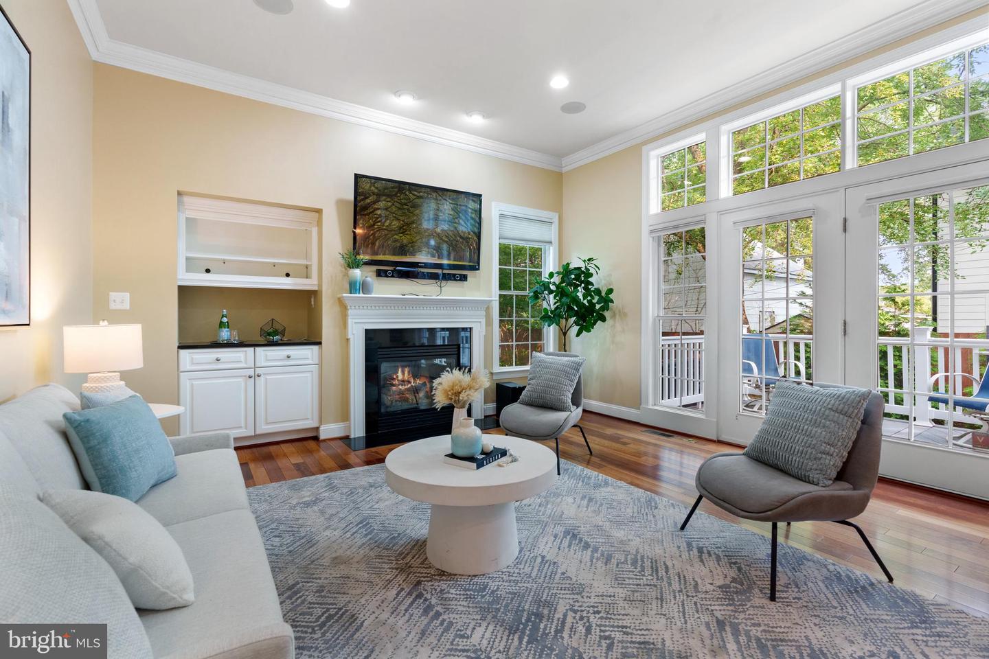 1318 S KENMORE CIR, ARLINGTON, Virginia 22204, 5 Bedrooms Bedrooms, ,3 BathroomsBathrooms,Residential,For sale,1318 S KENMORE CIR,VAAR2058432 MLS # VAAR2058432