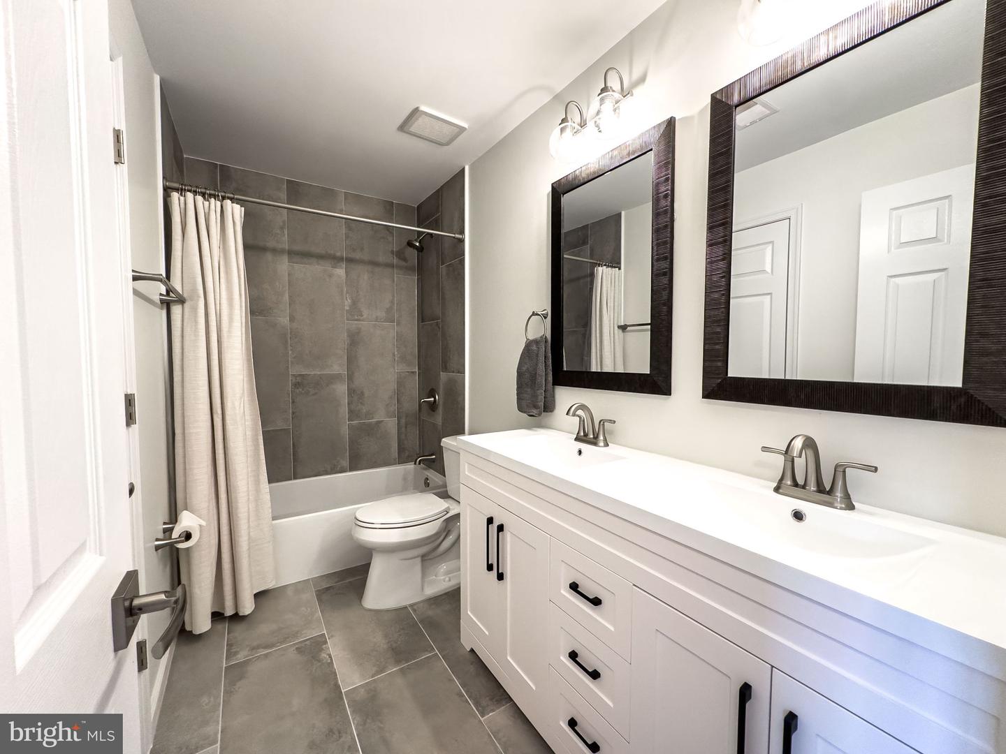 1230 CAMBRIA TER NE, LEESBURG, Virginia 20176, 3 Bedrooms Bedrooms, ,2 BathroomsBathrooms,Residential,For sale,1230 CAMBRIA TER NE,VALO2098296 MLS # VALO2098296