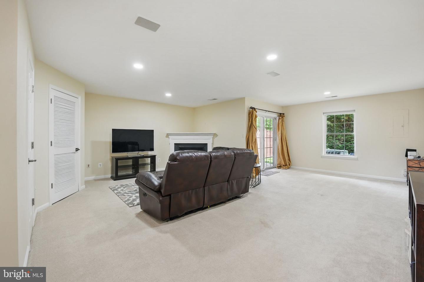 1230 CAMBRIA TER NE, LEESBURG, Virginia 20176, 3 Bedrooms Bedrooms, ,2 BathroomsBathrooms,Residential,For sale,1230 CAMBRIA TER NE,VALO2098296 MLS # VALO2098296