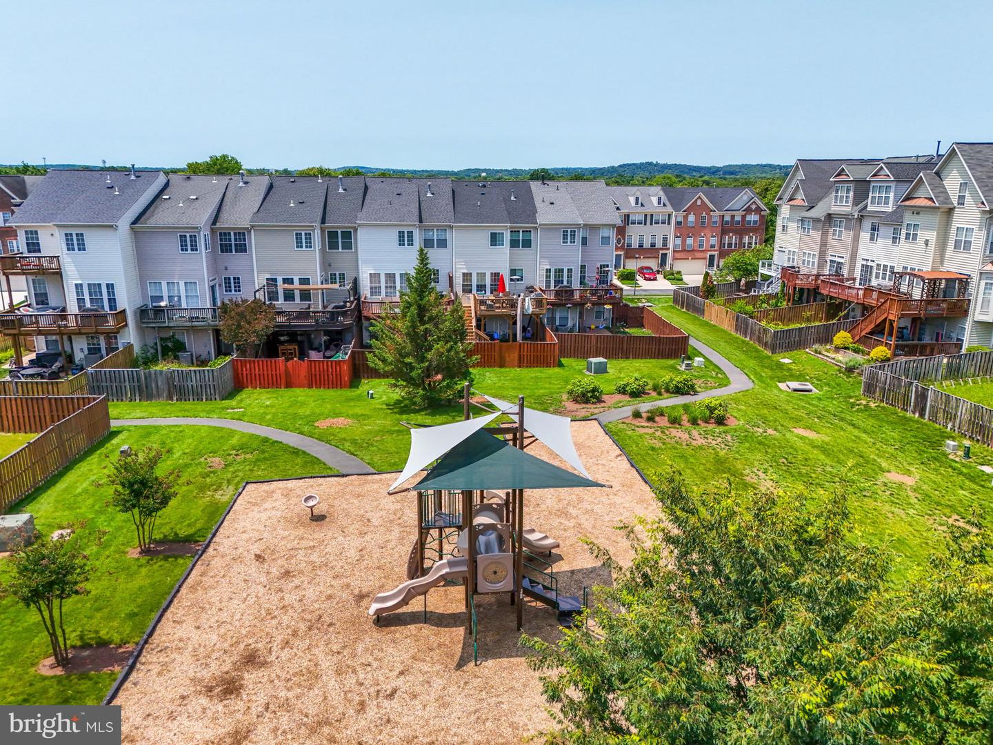 1230 CAMBRIA TER NE, LEESBURG, Virginia 20176, 3 Bedrooms Bedrooms, ,2 BathroomsBathrooms,Residential,For sale,1230 CAMBRIA TER NE,VALO2098296 MLS # VALO2098296