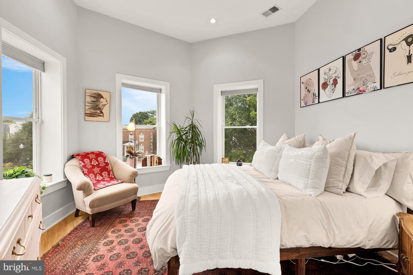 1353 MARYLAND AVE NE, WASHINGTON, District Of Columbia 20002, 3 Bedrooms Bedrooms, ,2 BathroomsBathrooms,Residential,For sale,1353 MARYLAND AVE NE,DCDC2203240 MLS # DCDC2203240