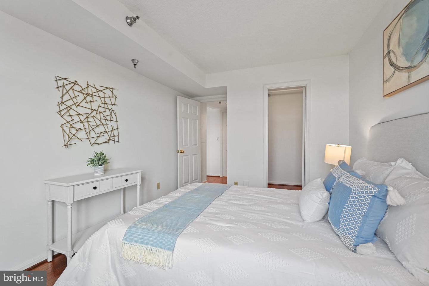 2400 CLARENDON BLVD #1015, ARLINGTON, Virginia 22201, 2 Bedrooms Bedrooms, ,1 BathroomBathrooms,Residential,For sale,2400 CLARENDON BLVD #1015,VAAR2058404 MLS # VAAR2058404