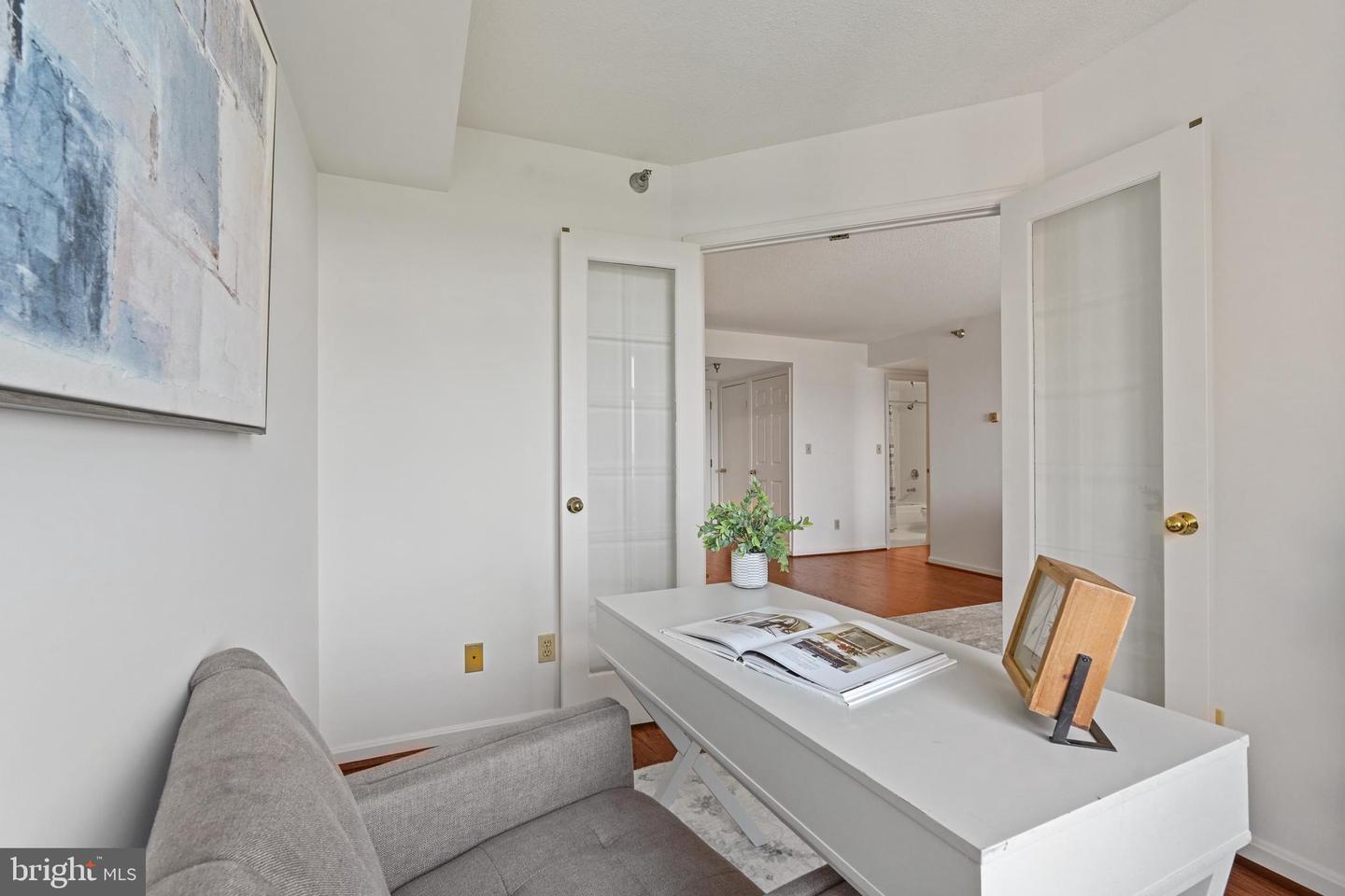 2400 CLARENDON BLVD #1015, ARLINGTON, Virginia 22201, 2 Bedrooms Bedrooms, ,1 BathroomBathrooms,Residential,For sale,2400 CLARENDON BLVD #1015,VAAR2058404 MLS # VAAR2058404