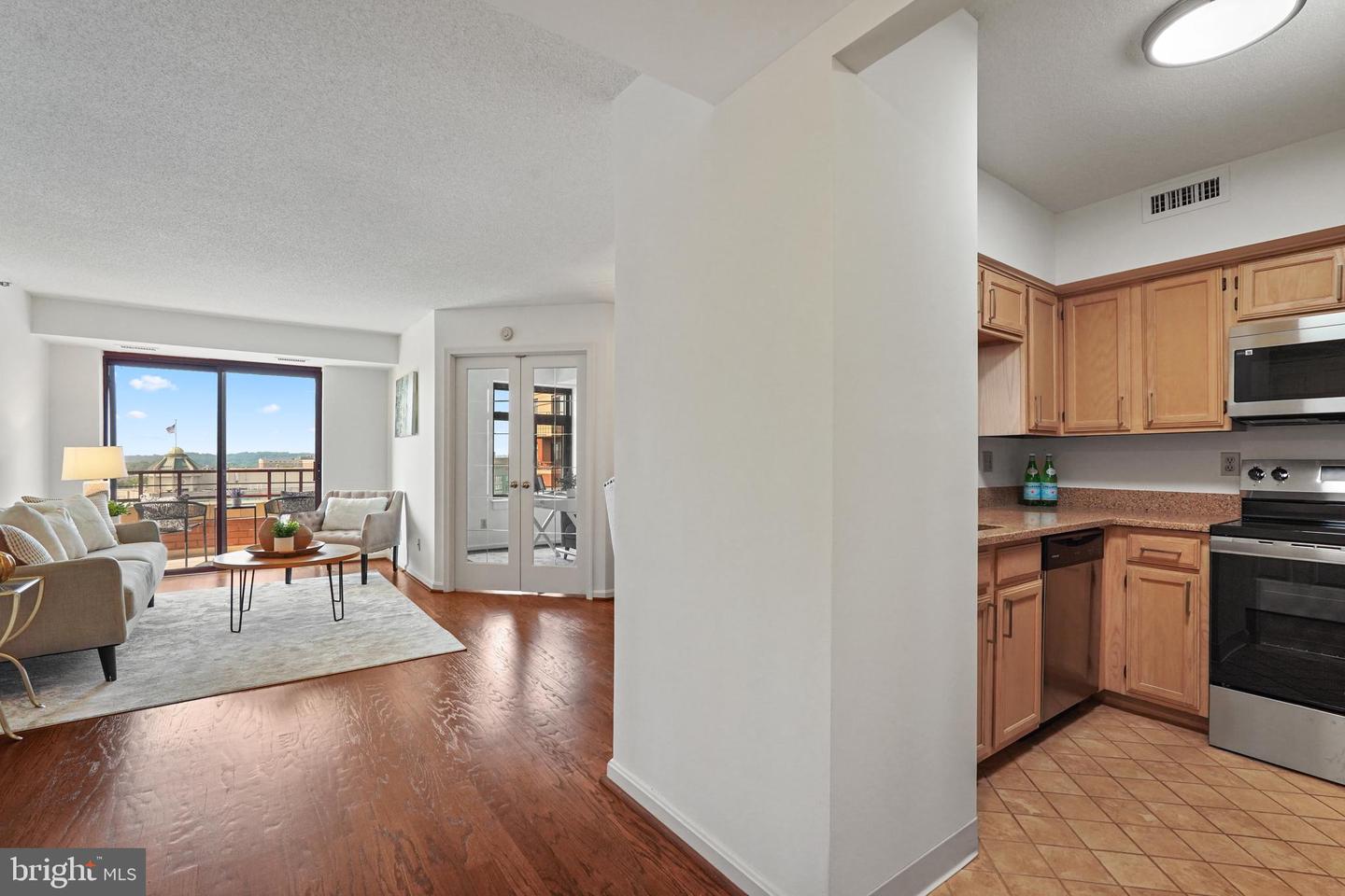 2400 CLARENDON BLVD #1015, ARLINGTON, Virginia 22201, 2 Bedrooms Bedrooms, ,1 BathroomBathrooms,Residential,For sale,2400 CLARENDON BLVD #1015,VAAR2058404 MLS # VAAR2058404