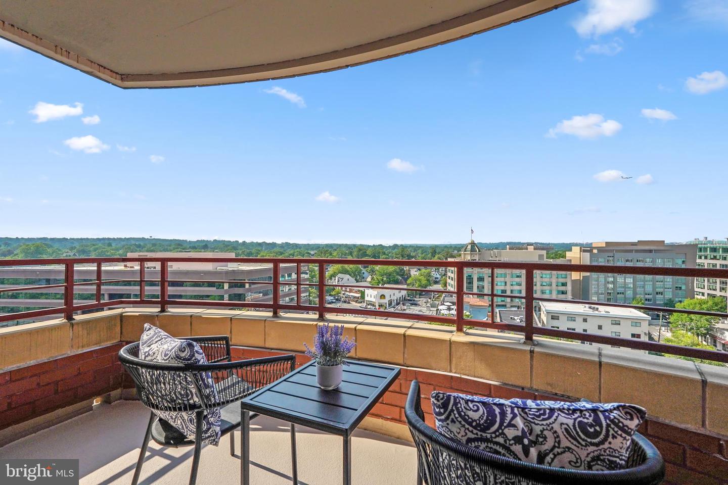 2400 CLARENDON BLVD #1015, ARLINGTON, Virginia 22201, 2 Bedrooms Bedrooms, ,1 BathroomBathrooms,Residential,For sale,2400 CLARENDON BLVD #1015,VAAR2058404 MLS # VAAR2058404