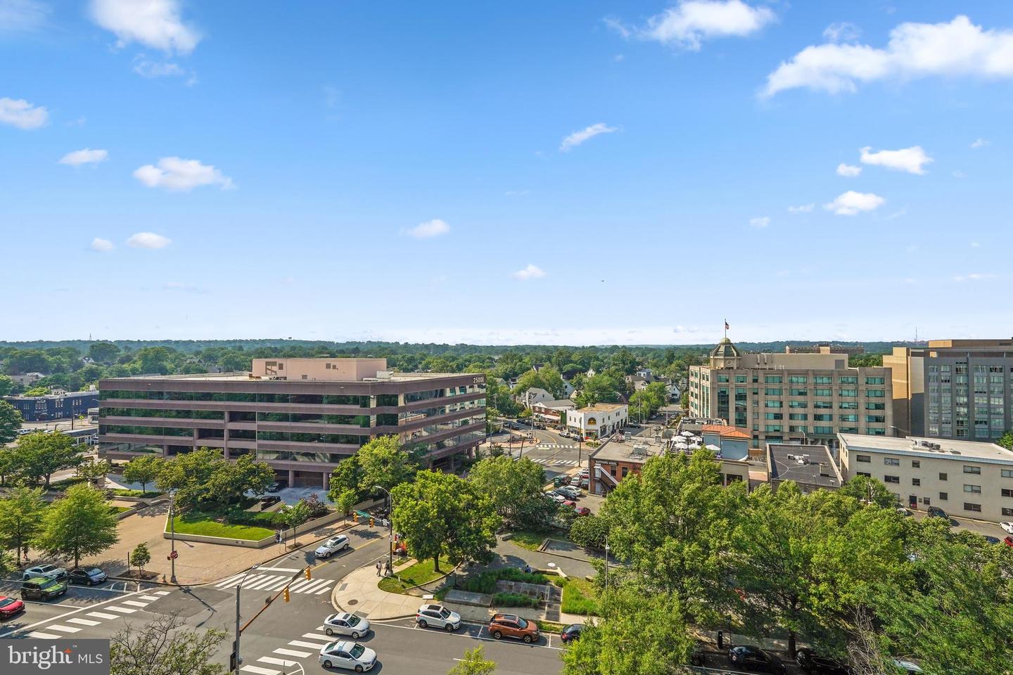 2400 CLARENDON BLVD #1015, ARLINGTON, Virginia 22201, 2 Bedrooms Bedrooms, ,1 BathroomBathrooms,Residential,For sale,2400 CLARENDON BLVD #1015,VAAR2058404 MLS # VAAR2058404