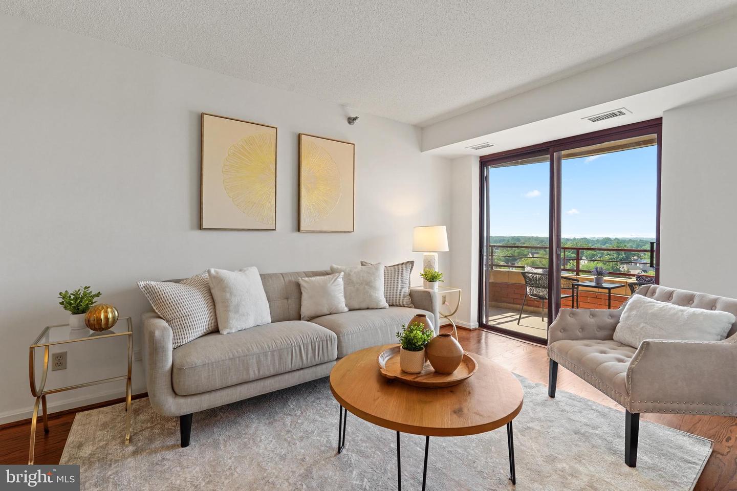 2400 CLARENDON BLVD #1015, ARLINGTON, Virginia 22201, 2 Bedrooms Bedrooms, ,1 BathroomBathrooms,Residential,For sale,2400 CLARENDON BLVD #1015,VAAR2058404 MLS # VAAR2058404