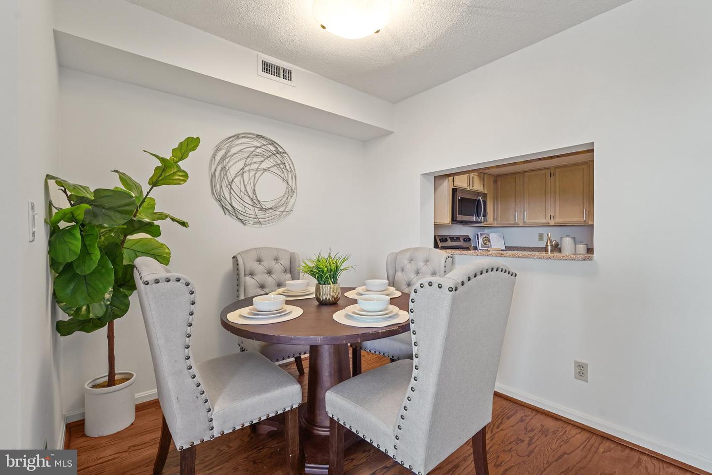 2400 CLARENDON BLVD #1015, ARLINGTON, Virginia 22201, 2 Bedrooms Bedrooms, ,1 BathroomBathrooms,Residential,For sale,2400 CLARENDON BLVD #1015,VAAR2058404 MLS # VAAR2058404