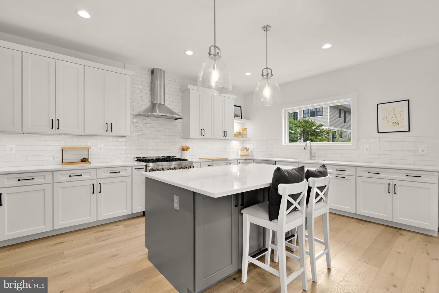 5421 4TH ST S, ARLINGTON, Virginia 22204, 4 Bedrooms Bedrooms, ,4 BathroomsBathrooms,Residential,For sale,5421 4TH ST S,VAAR2058464 MLS # VAAR2058464