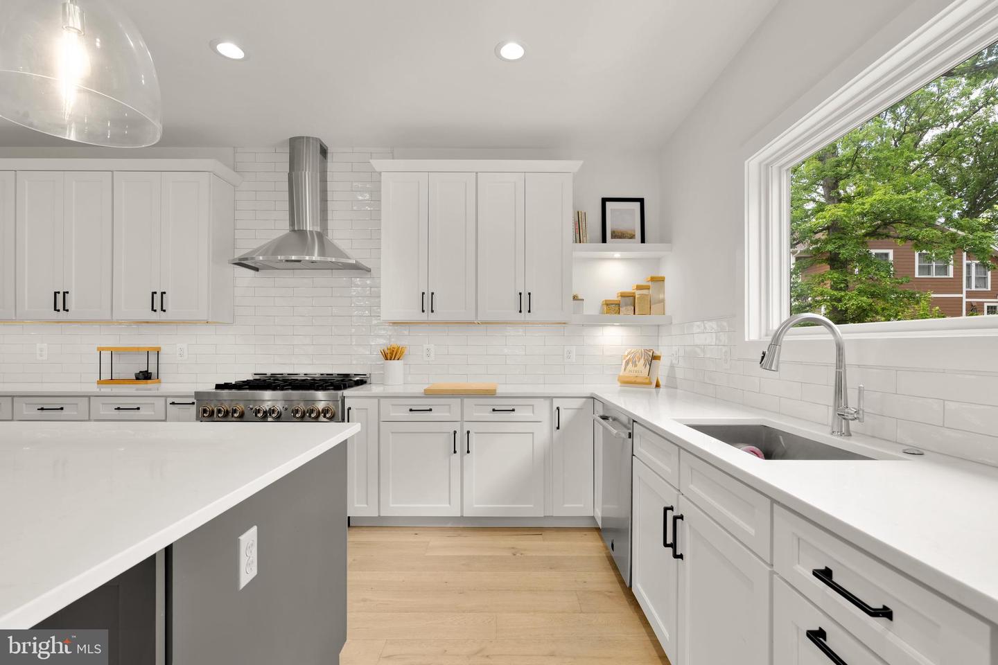 5421 4TH ST S, ARLINGTON, Virginia 22204, 4 Bedrooms Bedrooms, ,4 BathroomsBathrooms,Residential,For sale,5421 4TH ST S,VAAR2058464 MLS # VAAR2058464