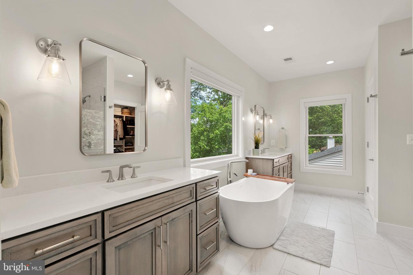 5421 4TH ST S, ARLINGTON, Virginia 22204, 4 Bedrooms Bedrooms, ,4 BathroomsBathrooms,Residential,For sale,5421 4TH ST S,VAAR2058464 MLS # VAAR2058464