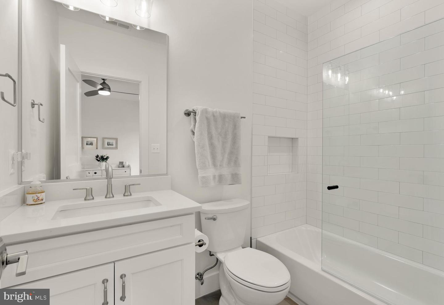 5421 4TH ST S, ARLINGTON, Virginia 22204, 4 Bedrooms Bedrooms, ,4 BathroomsBathrooms,Residential,For sale,5421 4TH ST S,VAAR2058464 MLS # VAAR2058464