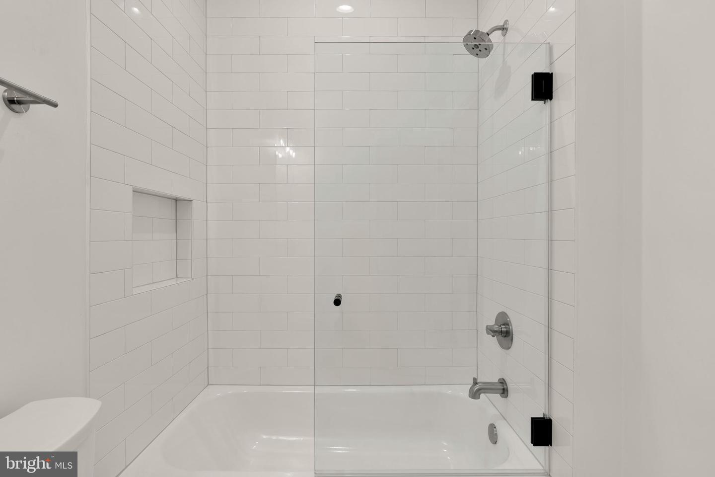5421 4TH ST S, ARLINGTON, Virginia 22204, 4 Bedrooms Bedrooms, ,4 BathroomsBathrooms,Residential,For sale,5421 4TH ST S,VAAR2058464 MLS # VAAR2058464