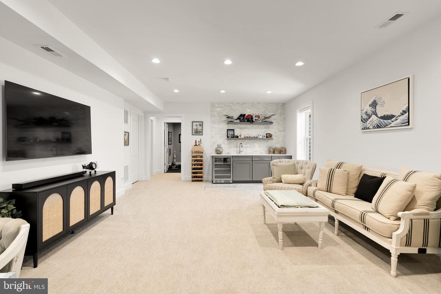 5421 4TH ST S, ARLINGTON, Virginia 22204, 4 Bedrooms Bedrooms, ,4 BathroomsBathrooms,Residential,For sale,5421 4TH ST S,VAAR2058464 MLS # VAAR2058464