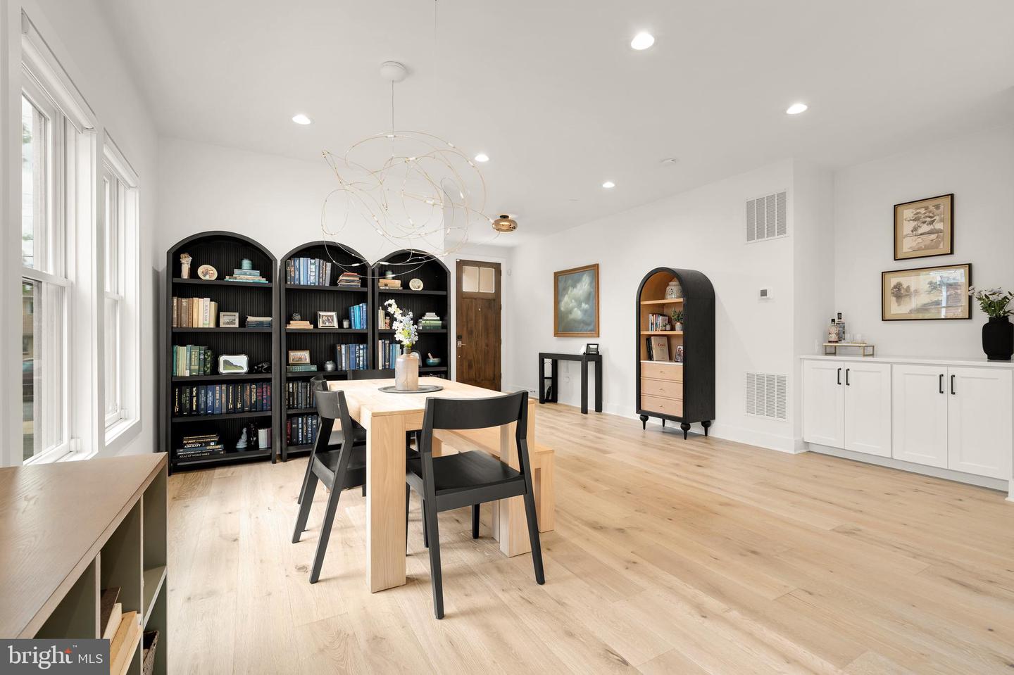 5421 4TH ST S, ARLINGTON, Virginia 22204, 4 Bedrooms Bedrooms, ,4 BathroomsBathrooms,Residential,For sale,5421 4TH ST S,VAAR2058464 MLS # VAAR2058464