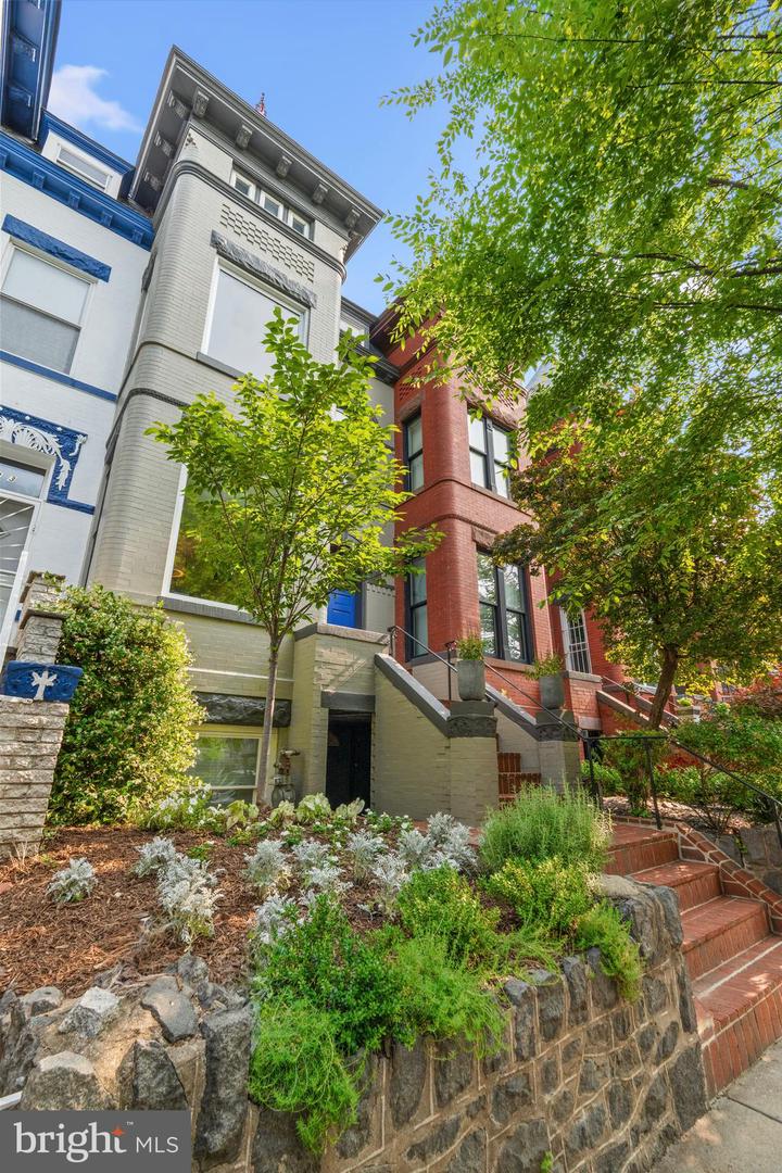 121 V ST NW, WASHINGTON, District Of Columbia 20001, 5 Bedrooms Bedrooms, ,3 BathroomsBathrooms,Residential,For sale,121 V ST NW,DCDC2203312 MLS # DCDC2203312