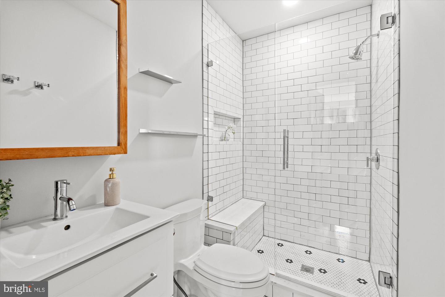 121 V ST NW, WASHINGTON, District Of Columbia 20001, 5 Bedrooms Bedrooms, ,3 BathroomsBathrooms,Residential,For sale,121 V ST NW,DCDC2203312 MLS # DCDC2203312
