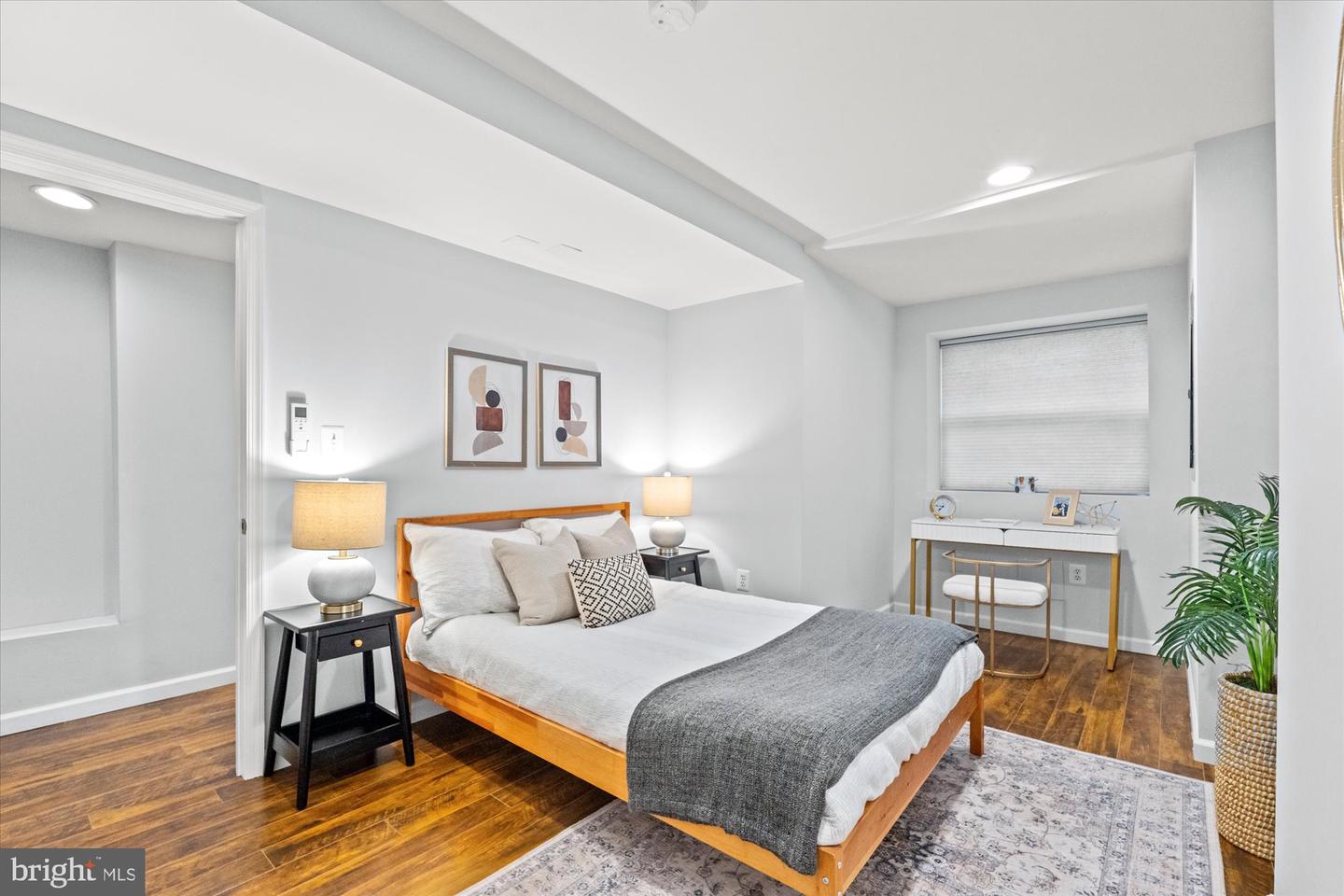 121 V ST NW, WASHINGTON, District Of Columbia 20001, 5 Bedrooms Bedrooms, ,3 BathroomsBathrooms,Residential,For sale,121 V ST NW,DCDC2203312 MLS # DCDC2203312