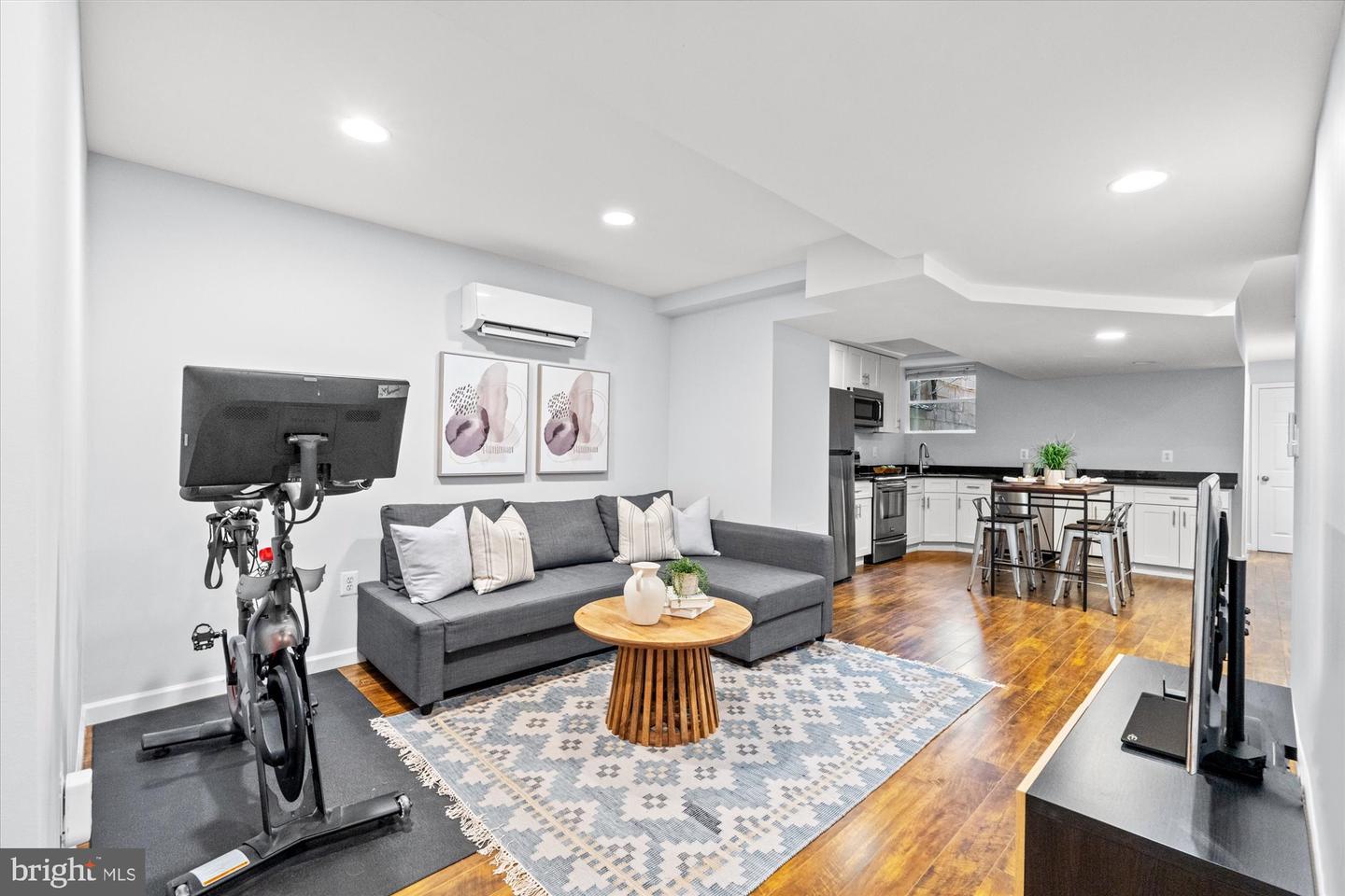 121 V ST NW, WASHINGTON, District Of Columbia 20001, 5 Bedrooms Bedrooms, ,3 BathroomsBathrooms,Residential,For sale,121 V ST NW,DCDC2203312 MLS # DCDC2203312