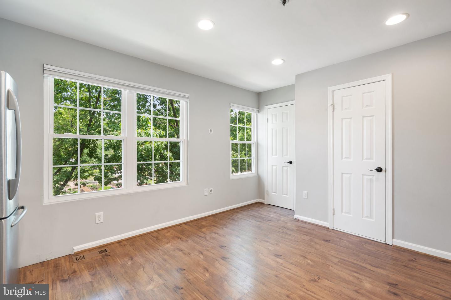 3070 S GLEBE RD S #3070, ARLINGTON, Virginia 22206, 3 Bedrooms Bedrooms, ,3 BathroomsBathrooms,Residential,For sale,3070 S GLEBE RD S #3070,VAAR2058476 MLS # VAAR2058476