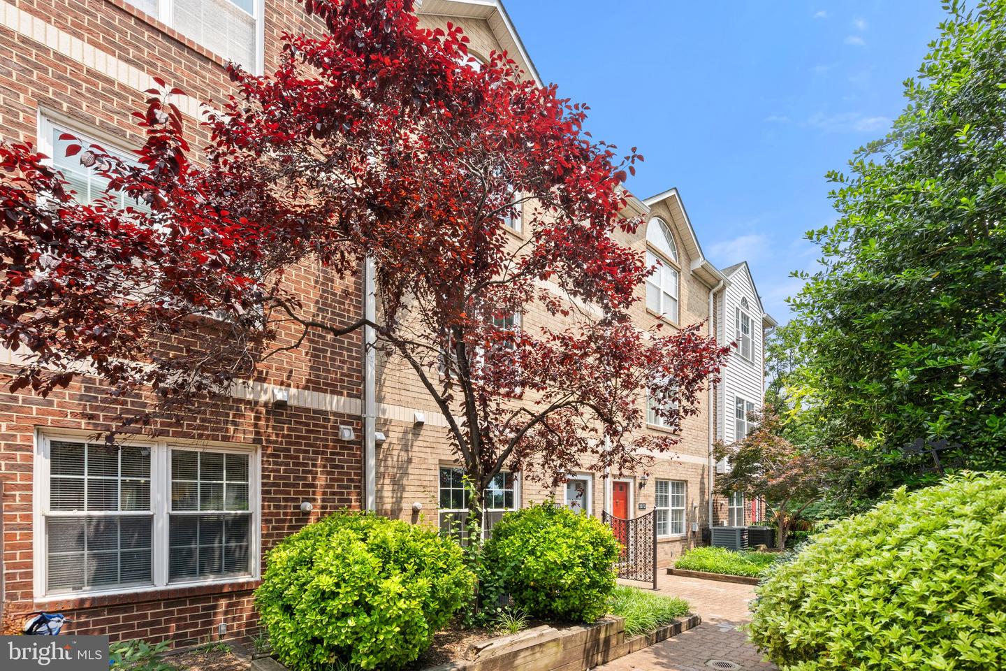 3070 S GLEBE RD S #3070, ARLINGTON, Virginia 22206, 3 Bedrooms Bedrooms, ,3 BathroomsBathrooms,Residential,For sale,3070 S GLEBE RD S #3070,VAAR2058476 MLS # VAAR2058476