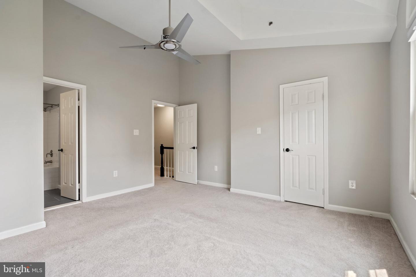 3070 S GLEBE RD S #3070, ARLINGTON, Virginia 22206, 3 Bedrooms Bedrooms, ,3 BathroomsBathrooms,Residential,For sale,3070 S GLEBE RD S #3070,VAAR2058476 MLS # VAAR2058476