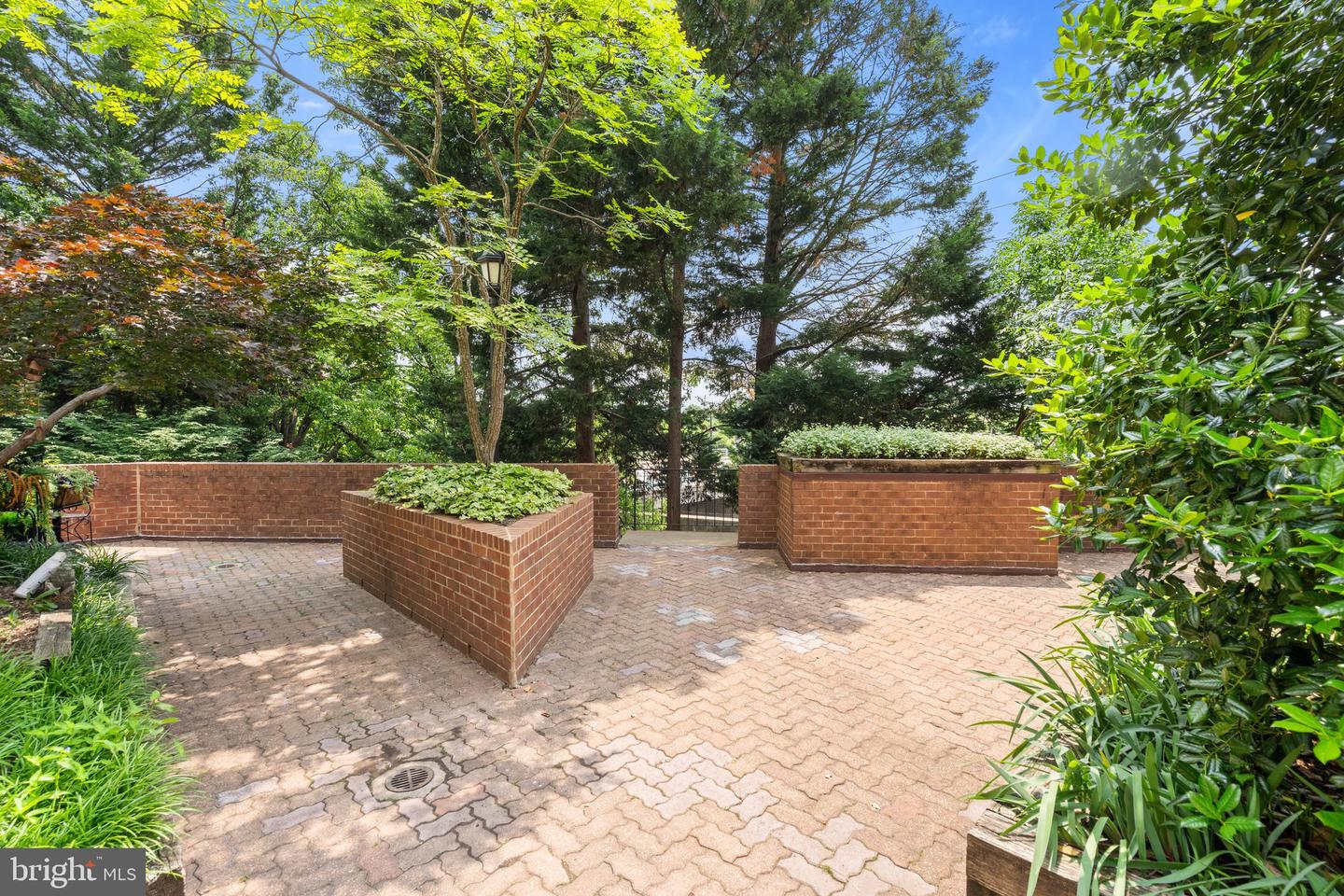 3070 S GLEBE RD S #3070, ARLINGTON, Virginia 22206, 3 Bedrooms Bedrooms, ,3 BathroomsBathrooms,Residential,For sale,3070 S GLEBE RD S #3070,VAAR2058476 MLS # VAAR2058476