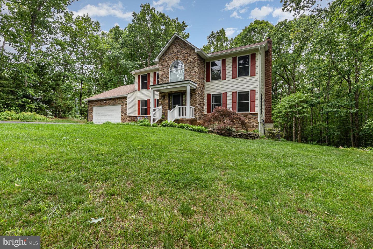 85 CASCADE LN, FREDERICKSBURG, Virginia 22406, 5 Bedrooms Bedrooms, ,3 BathroomsBathrooms,Residential,For sale,85 CASCADE LN,VAST2039352 MLS # VAST2039352