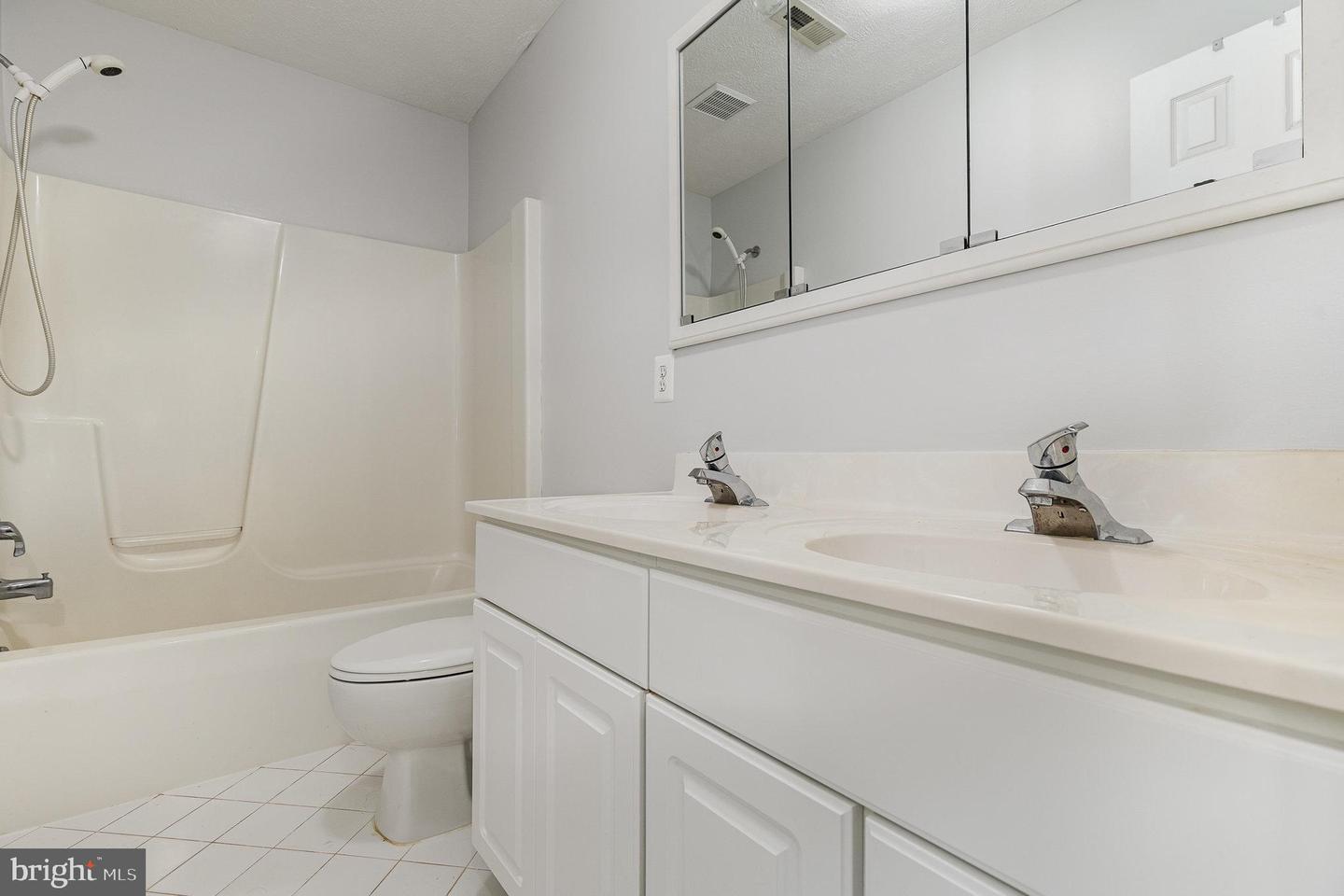 85 CASCADE LN, FREDERICKSBURG, Virginia 22406, 5 Bedrooms Bedrooms, ,3 BathroomsBathrooms,Residential,For sale,85 CASCADE LN,VAST2039352 MLS # VAST2039352