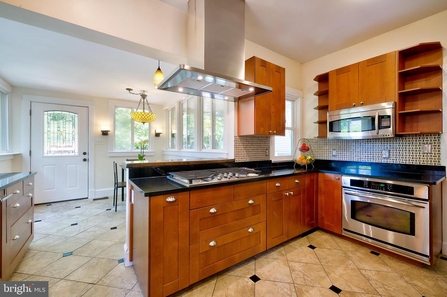 701 LITTLE ST, ALEXANDRIA, Virginia 22301, 5 Bedrooms Bedrooms, ,3 BathroomsBathrooms,Residential,For sale,701 LITTLE ST,VAAX2045912 MLS # VAAX2045912